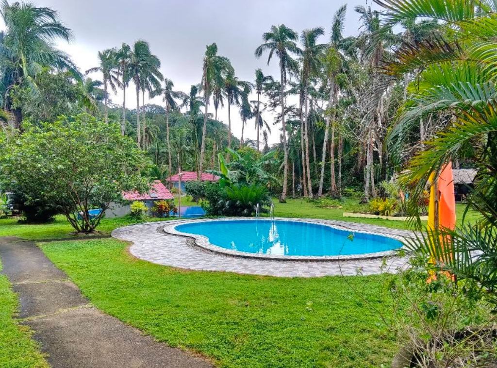 Paradisso Freshwater Swimming Pool